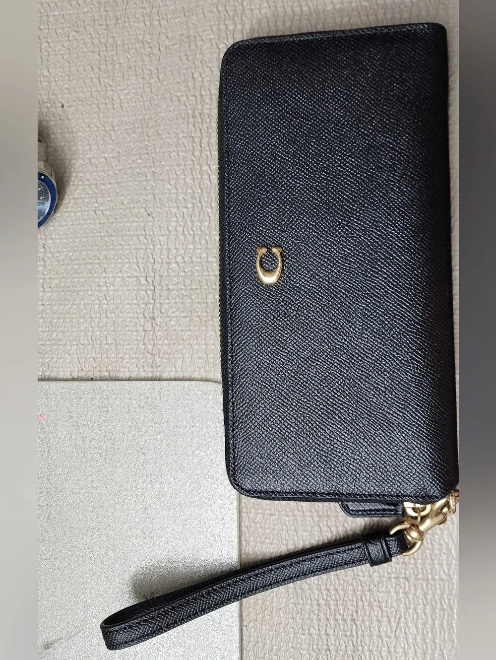 NWOT Coach Black Pebbled Leather Zip Wallet with Gold 'C' Logo